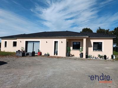 Maison - 206 m² - 8 pièces