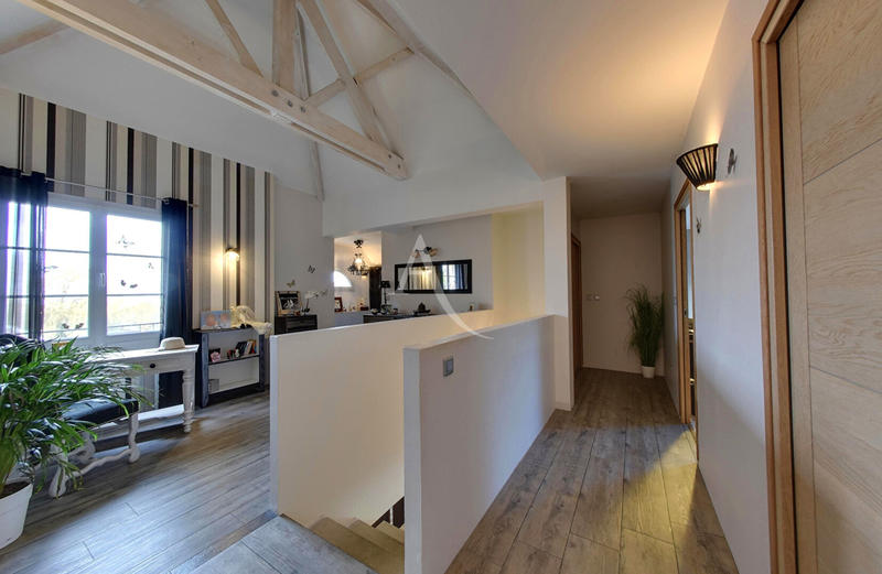 Maison - 170 m² - 7 pièces