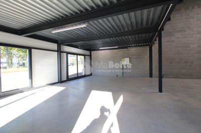 Local d'activité / Entrepôt - 170 m² - 2 pièces