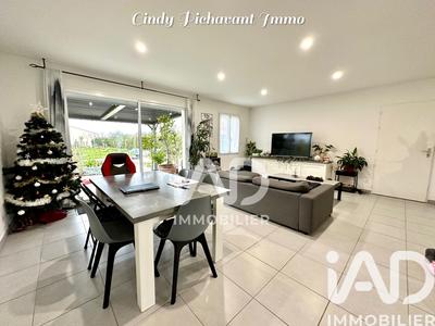 Maison - 94 m² - 4 pièces