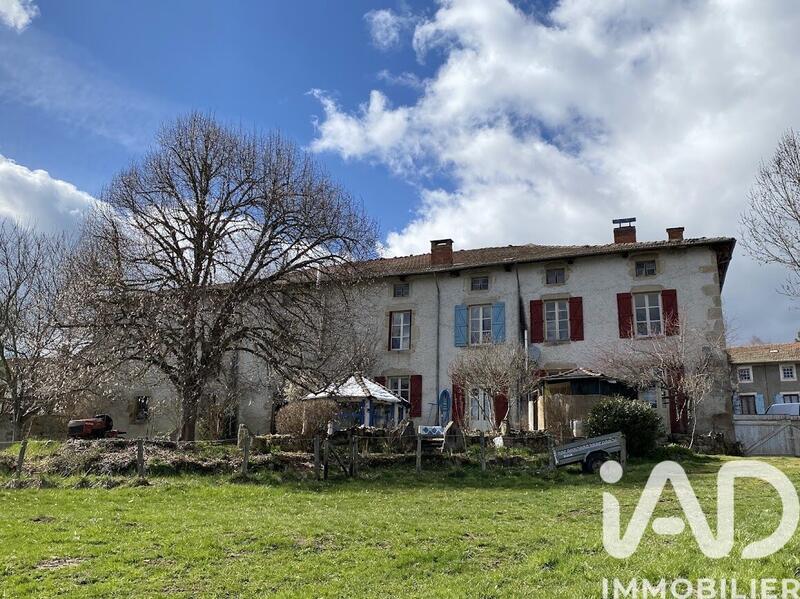 Maison - 300 m² - 10 pièces