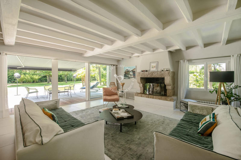 Maison ancienne - 270 m² - 9 pièces