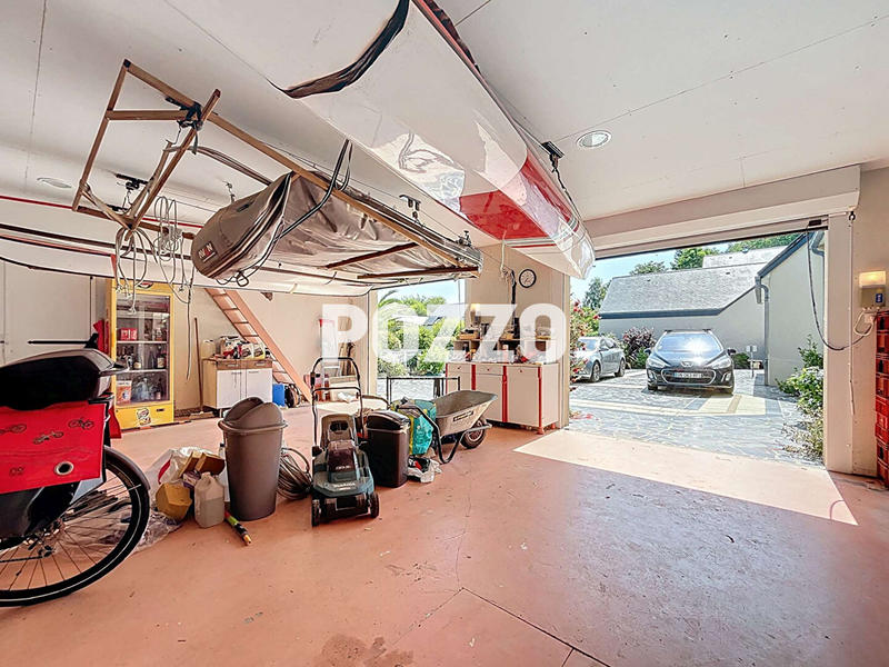 Maison - 210 m² - 8 pièces