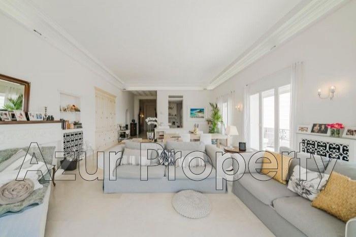 Appartement - 144 m² - 5 pièces