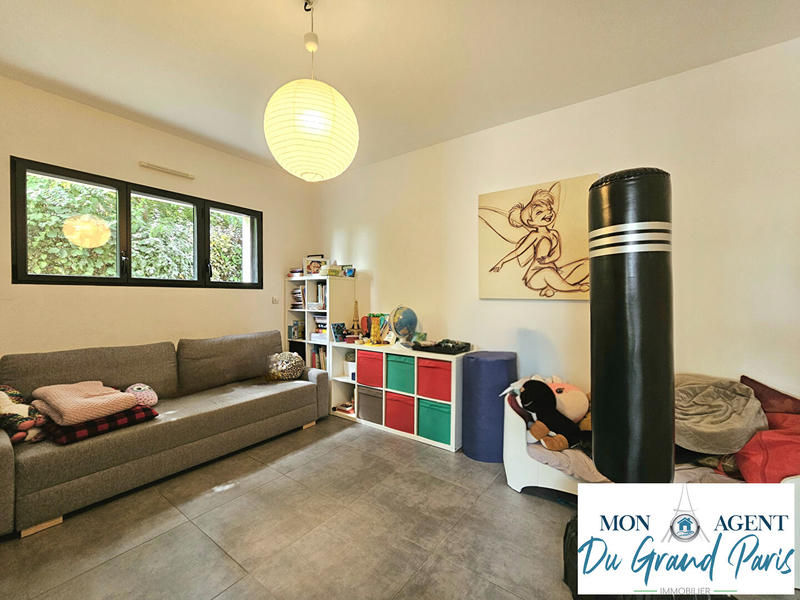 Maison - 204 m² - 7 pièces