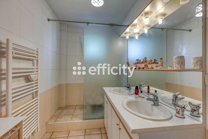 Maison - 141 m² - 6 pièces