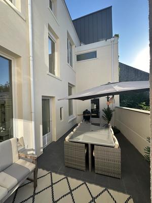 Maison - 230 m² - 7 pièces