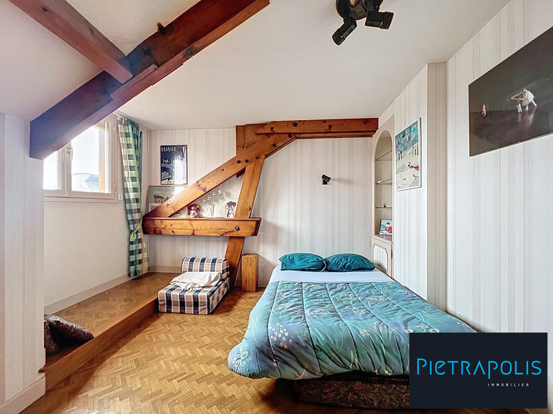 Maison - 196 m² - 7 pièces