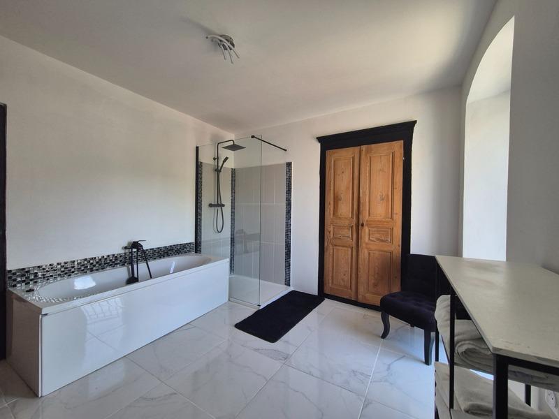 Maison de village - 180 m² - 6 pièces