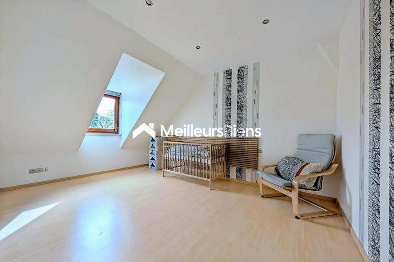 Maison - 102 m² - 6 pièces