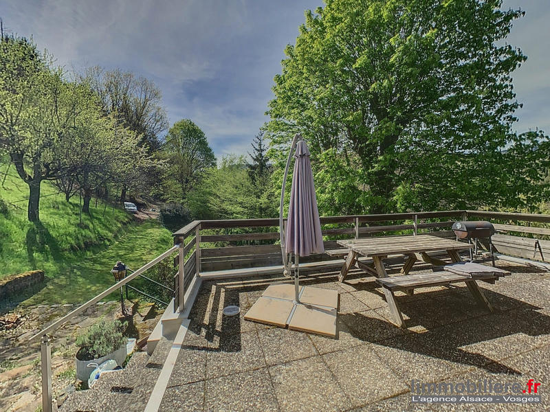 Maison - 272 m² - 9 pièces