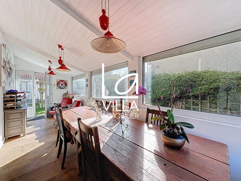 Maison - 100 m² - 6 pièces