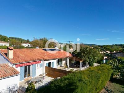 Villa - 137 m² - 6 pièces