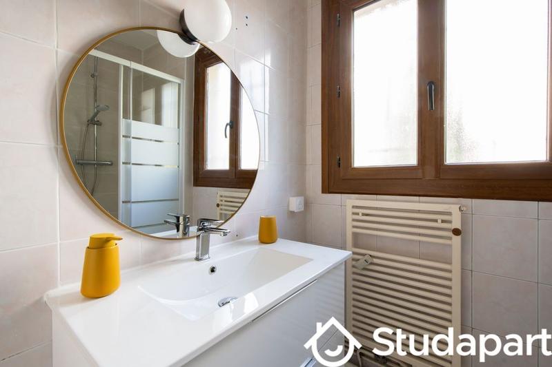 Chambre - 92 m² - 1 pièce