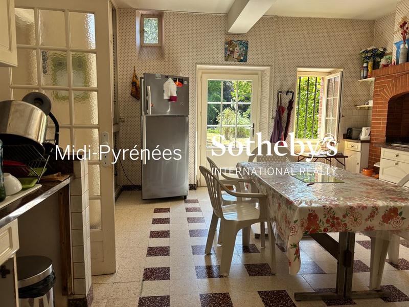 Maison - 299 m² - 8 pièces