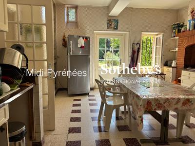Maison - 299 m² - 8 pièces