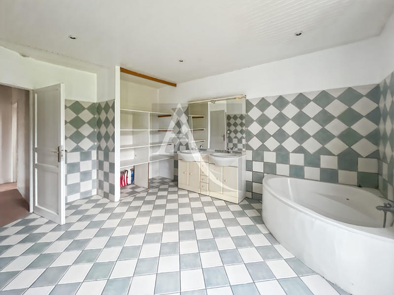 Maison - 140 m² - 6 pièces