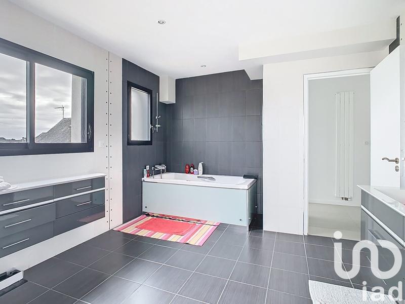 Maison de maîtres - 232 m² - 6 pièces