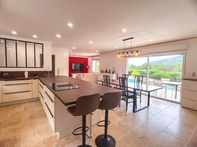 Villa - 115 m² - 5 pièces