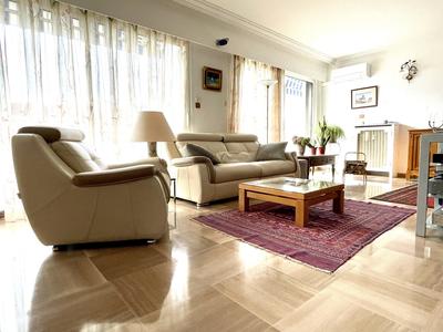 Appartement - 120 m² - 5 pièces