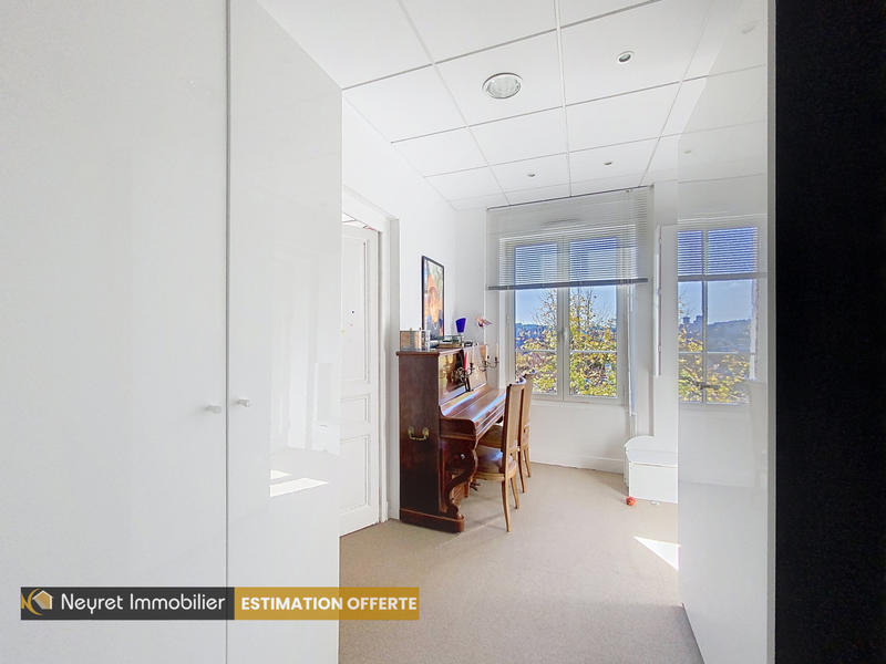 Maison - 320 m² - 10 pièces