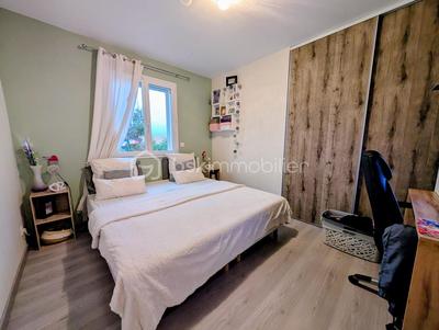 Pavillon - 100 m² - 5 pièces