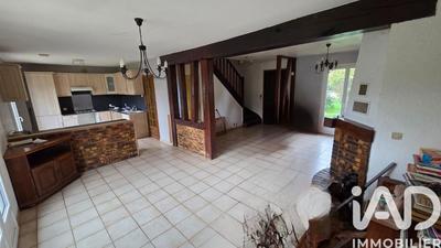 Maison - 90 m² - 6 pièces