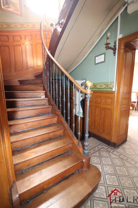 Maison - 200 m² - 7 pièces