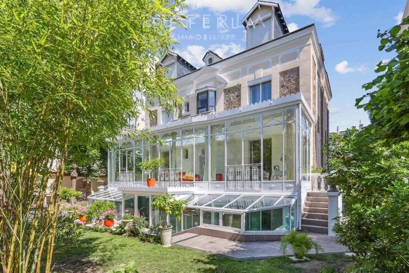 Demeure - 295 m² - 10 pièces