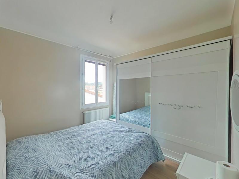 Maison - 245 m² - 10 pièces