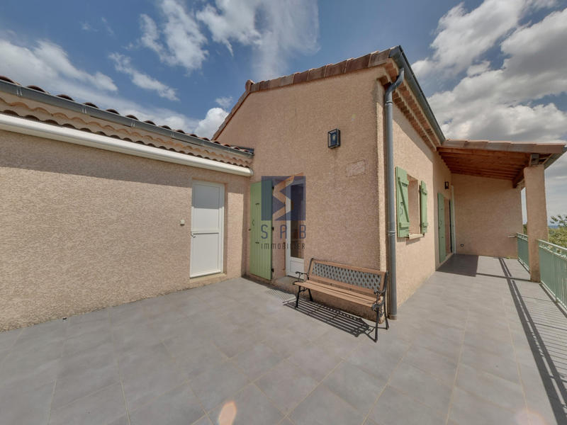 Maison - 95 m² - 4 pièces