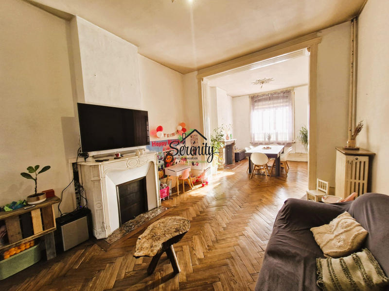 Maison - 223 m² - 10 pièces