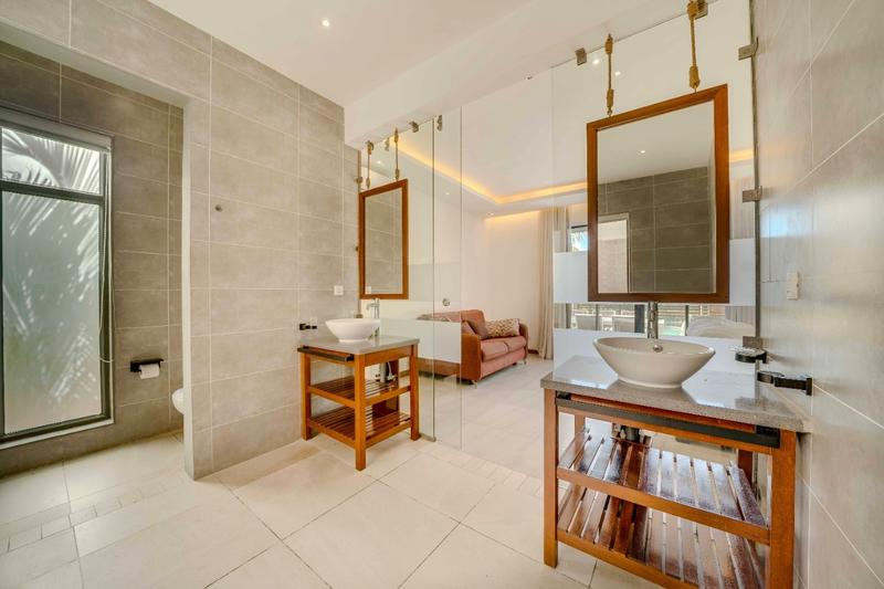 Villa - 377 m² - 7 pièces