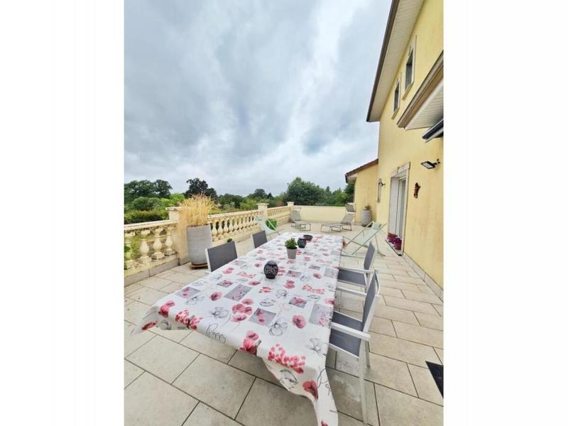 Villa - 207 m² - 7 pièces