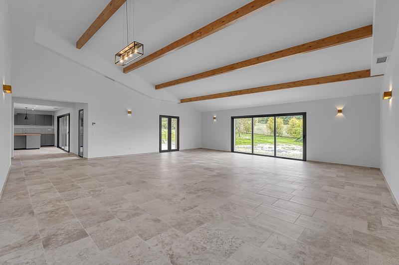 Maison - 282 m² - 5 pièces