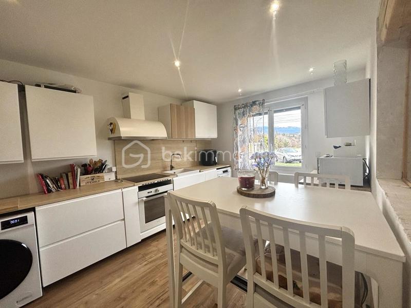 Maison traditionnelle - 88 m² - 4 pièces