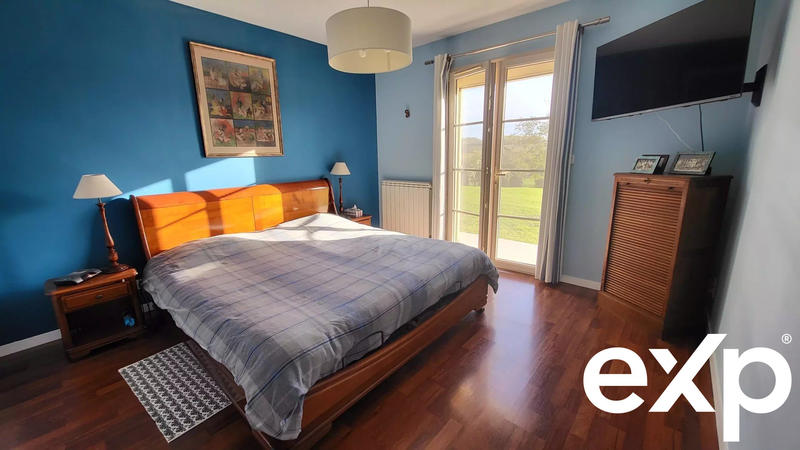 Maison - 204 m² - 5 pièces