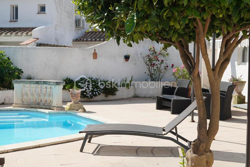 Mas - 382 m² - 13 pièces