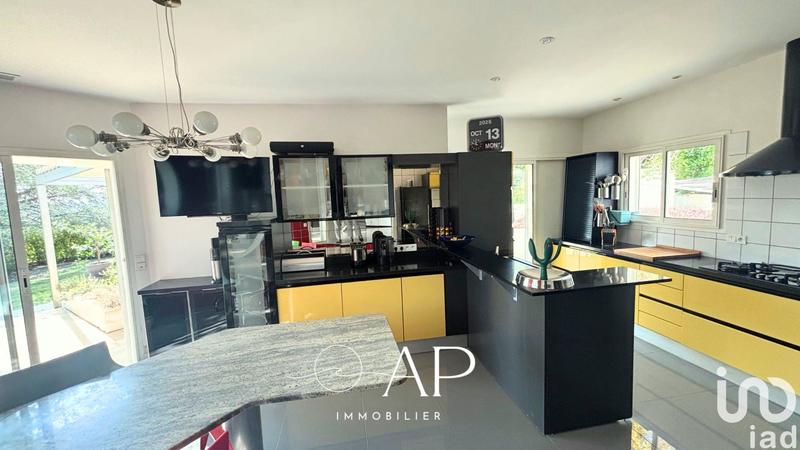 Maison - 223 m² - 5 pièces