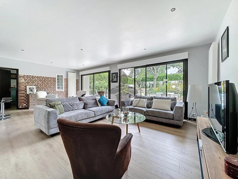 Maison - 162 m² - 8 pièces