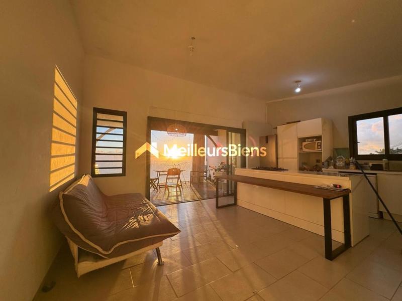 Maison - 90 m² - 3 pièces