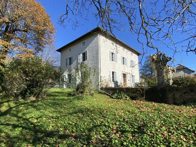 Maison - 200 m² - 7 pièces