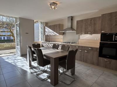 Maison en pierre - 394 m² - 11 pièces