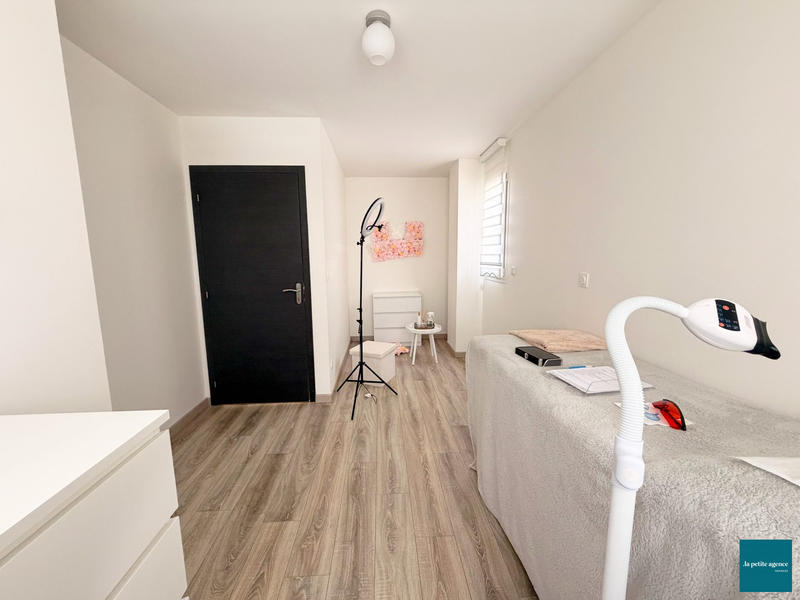 Maison contemporaine - 203 m² - 5 pièces