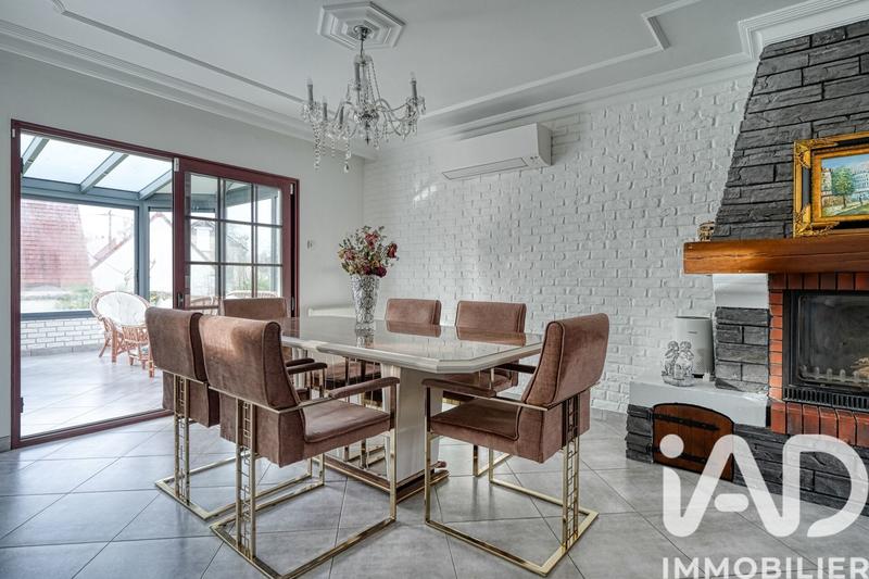 Maison - 182 m² - 9 pièces