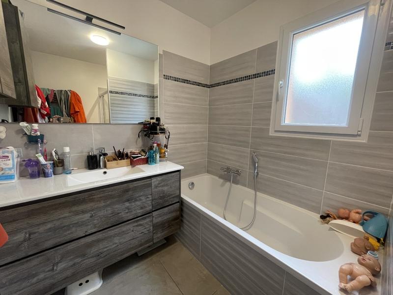 Maison - 92 m² - 4 pièces