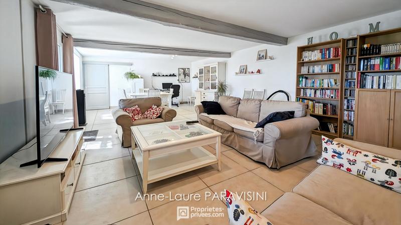 Maison - 244 m² - 9 pièces