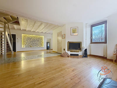 Maison - 200 m² - 7 pièces