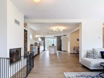 Maison - 220 m² - 7 pièces