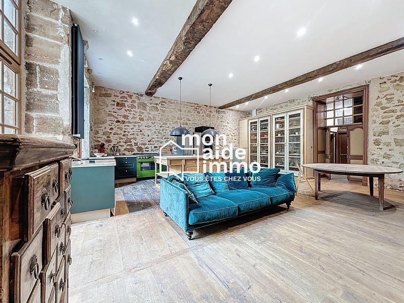 Maison - 300 m² - 12 pièces